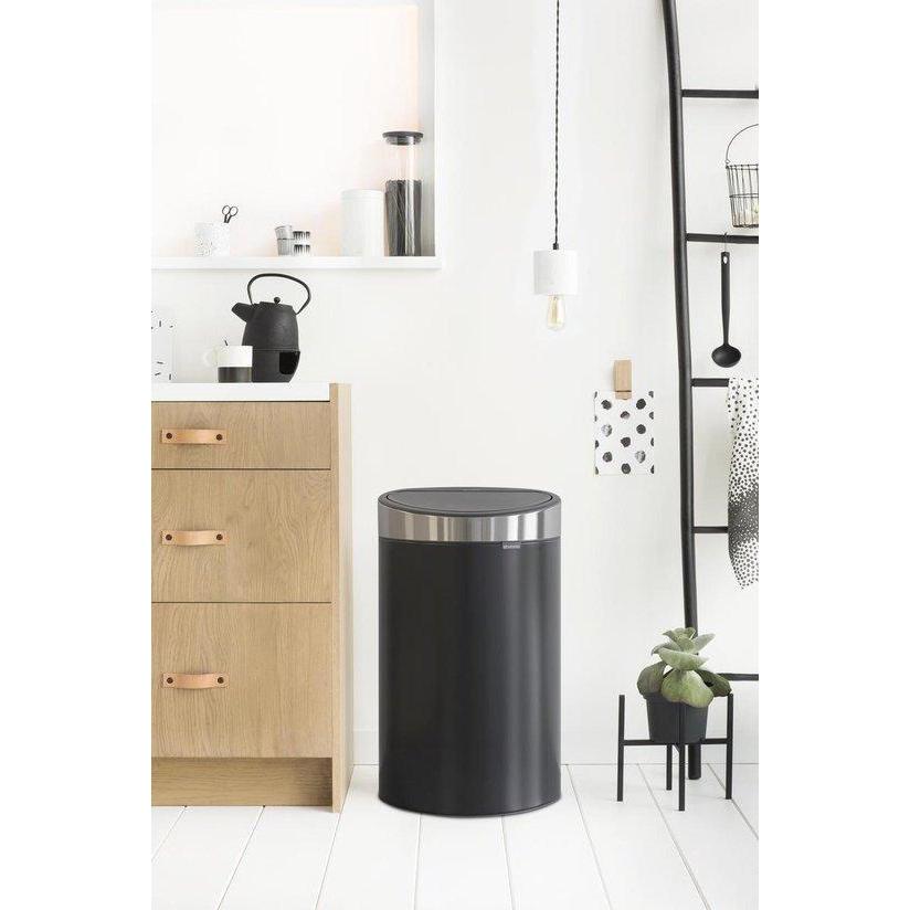 Brabantia Touch Bin afvalemmer 40 ltr. Matt Zwart - Matt Steel Fingerprint Proof