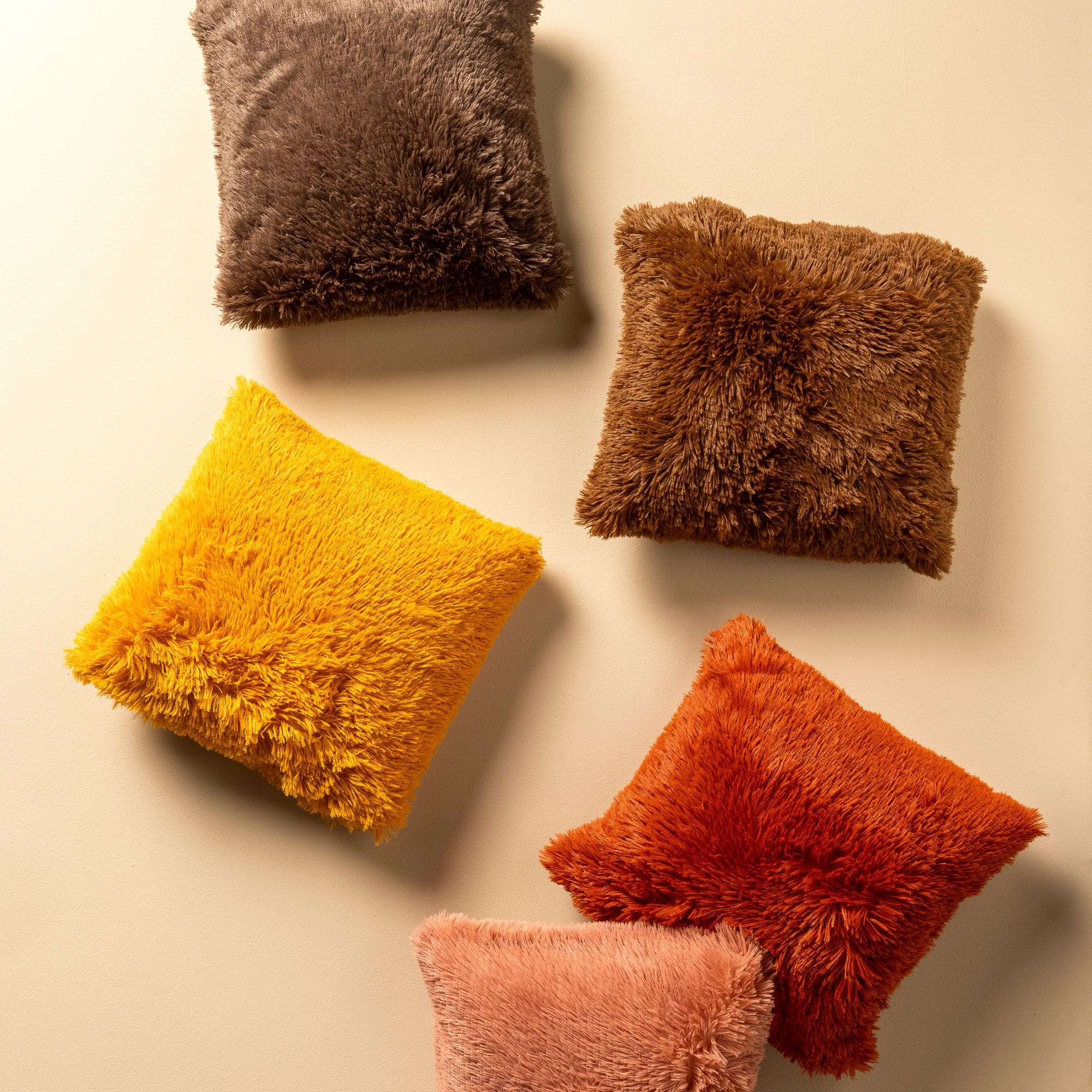 Dutch Decor sierkussen Fluffy Tobacco Brown 45×45 cm