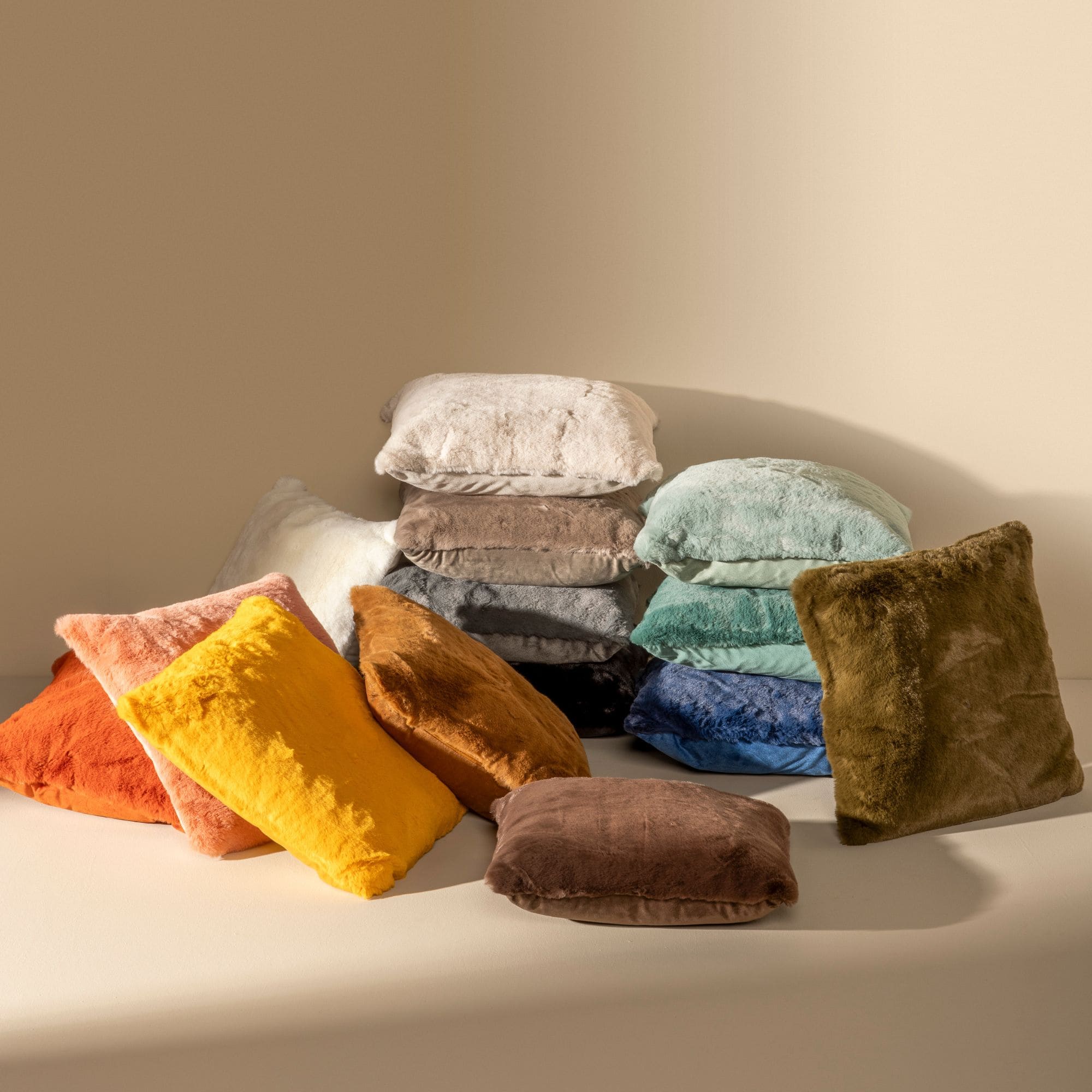 Dutch Decor sierkussen Zaya Military Olive 45×45 cm