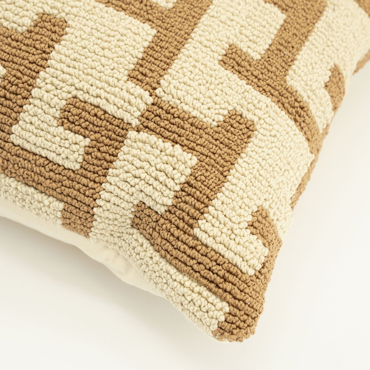 By-Boo sierkussen Ziggy mosterd 50×50 cm