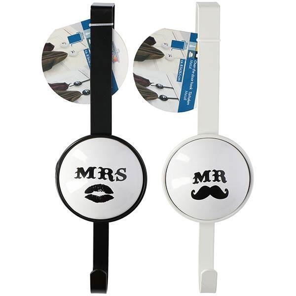 Over de deur haak Mr&Mrs MT