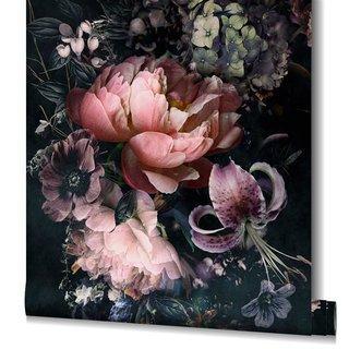 Noordwand fotobehang Schöner Wohnen grote bloemen op zwarte achtergrond