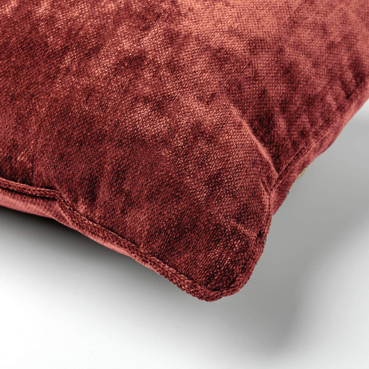 Dutch Decor sierkussen Lewy Pomegranate rood B50 × H30 cm