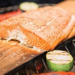 Weber_gerookte_zalm_op_een_cederhouten_rookplank