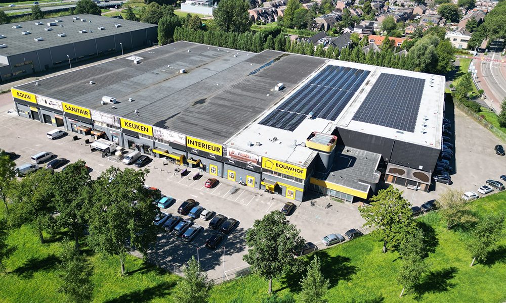 Website_Bouwhof_MVO_gebouw_met_zonnepanelen